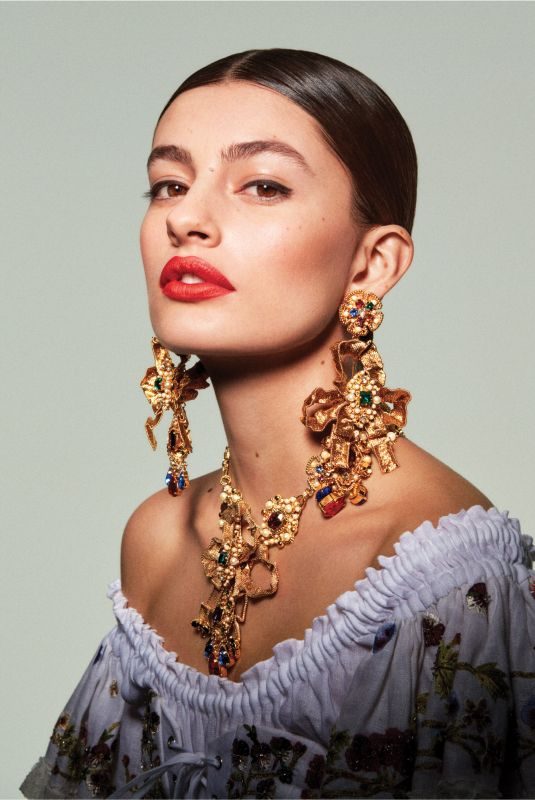 DIANA SILVERS for Vogue Magazine, April 2019