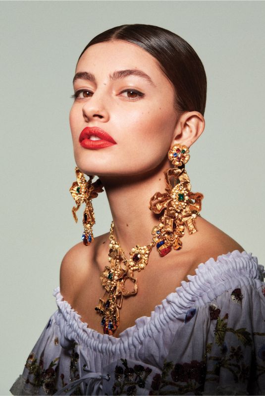 DIANA SILVERS for Vogue Magazine, April 2019