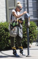 GWEN STEFANI Out and About in Beverly Hills 06/08/2019