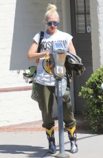 GWEN STEFANI Out and About in Beverly Hills 06/08/2019