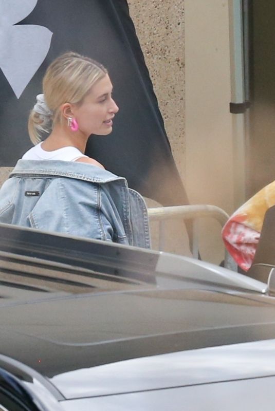 HAILEY and Justin BIEBER Arrivies at a Church in Miami 06/14/2019