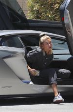 HAILEY and Justin BIEBER Out in Los Angeles 06/08/2019