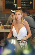 HAILEY BALDWIN Shopping at Erewhon Market in Beverly Hills 06/12/2019