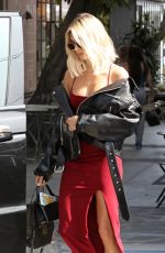 HAILEY BALDWIN Shows a New Blond Hairdo at Nine Zero One Salon in West Hollywood 06/05/2019