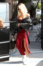HAILEY BALDWIN Shows a New Blond Hairdo at Nine Zero One Salon in West Hollywood 06/05/2019