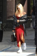 HAILEY BALDWIN Shows a New Blond Hairdo at Nine Zero One Salon in West Hollywood 06/05/2019