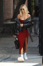 HAILEY BALDWIN Shows a New Blond Hairdo at Nine Zero One Salon in West Hollywood 06/05/2019