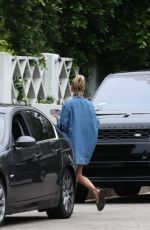 HAILEY BIEBER Arrives at Her Home in Beverly Hills 06/24/2019