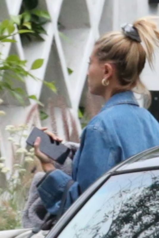 HAILEY BIEBER Arrives at Her Home in Beverly Hills 06/24/2019