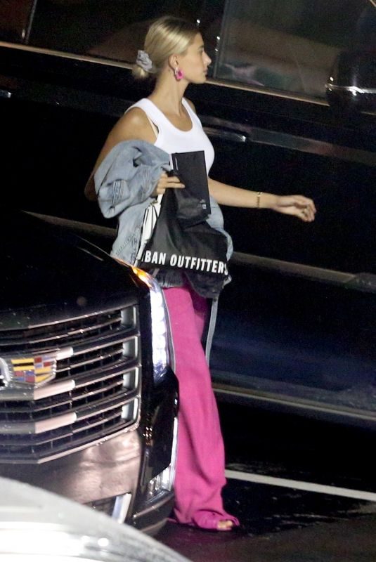 HAILEY BIEBER Leaves a Church in Miami 06/14/2019