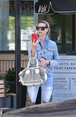 HEIDI KLUM Shopping at Barneys New York in Beverly Hills 06/10/2019