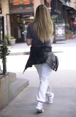 HEIDI KLUM with no Make-up Out for Breakfast in New York 06/03/2019
