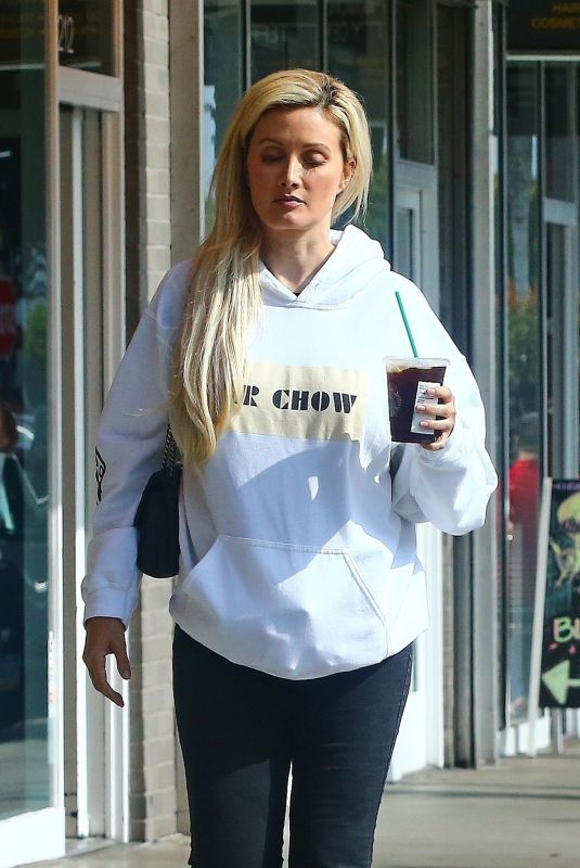 HOLLY MADISON Out in Larchmont Village 06/27/2019