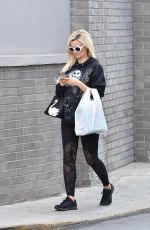 HOLLY MADISON Shopping at Rite Aid in Los Angeles 06/25/2019