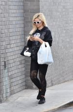 HOLLY MADISON Shopping at Rite Aid in Los Angeles 06/25/2019