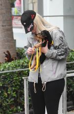 IGGY AZALE Out with Her Dog in Miami 06/09/2019