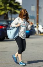 ISLA FISHER Shopping at Chico