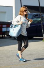 ISLA FISHER Shopping at Chico