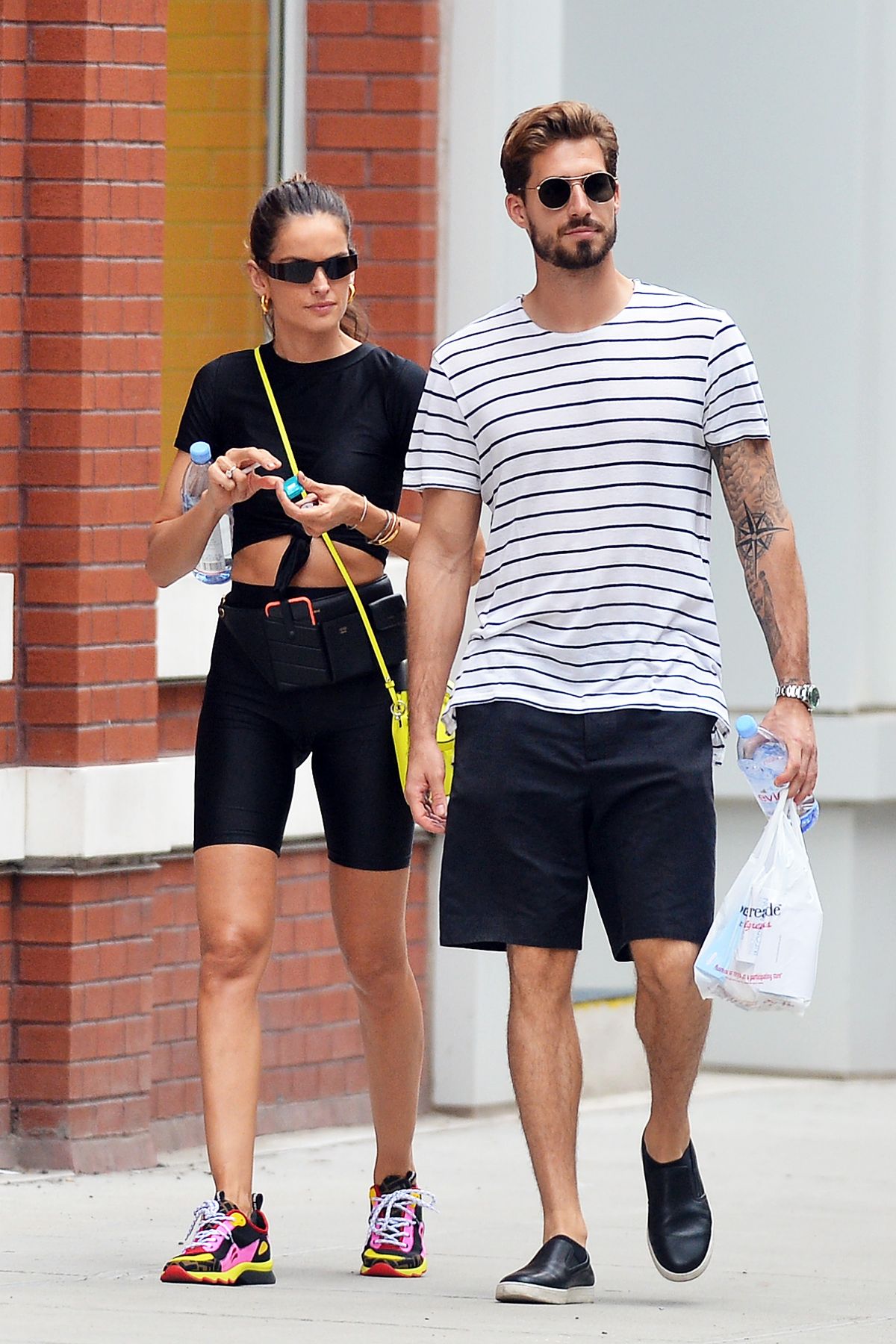 izabel-goulart-and-kevin-trapp-leaves-a-gym-in-new-york-06-17-2019-6.jpg