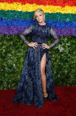 JANE KRAKOWSKI at 2019 Tony Awards in New York 06/09/2019