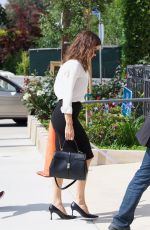 JENNIFER GARNER Arrives at a Church in Brentwood 06/09/2019