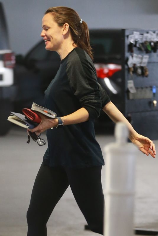 JENNIFER GARNER Heading to a Gym in Los Angeles 06/27/2019