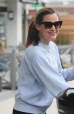 JENNIFER GARNER Leaves Body by Simone in Brentwood 06/22/2019