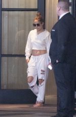 JENNIFER LOPEZ Leaves Four Seasons Hotel in Houston 06/25/2019