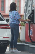 JENNIFER LOVE HEWITT in Denim at Gas Station in Pacific Palisades 06/21/2019