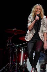 JENNIFER NETTLES Performs at Josh Groban