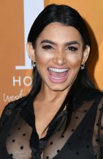KAREN PABA at People en Espanol