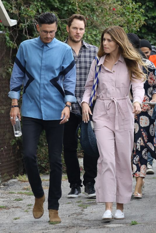 KATHERINE SCHWARZENEGGER and Chris Pratt Out in Los Angeles 06/02/2019
