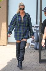 KHLOE KARDASHIAN at Maxwell Dog