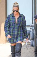 KHLOE KARDASHIAN at Maxwell Dog