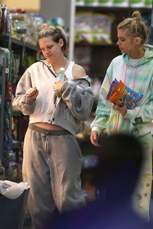 KRISTEN STEWART and STELLA MAXWELL Out Shopping in New York 06/10/2019