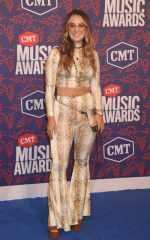 KAREN FAIRCHILD at 2019 CMT Music Awards in Nashville 06/05/2019 ...
