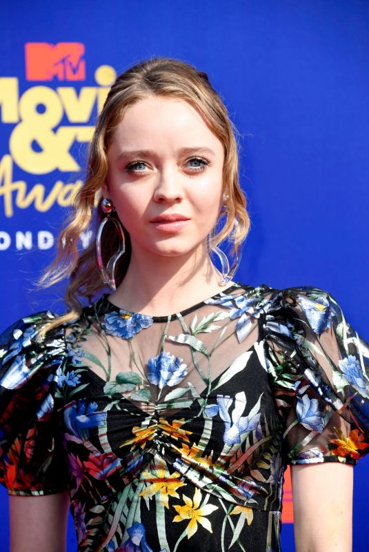 MADELAINE ARTHUR at 2019 MTV Movie & TV Awards in Los Angeles 06/15/2019