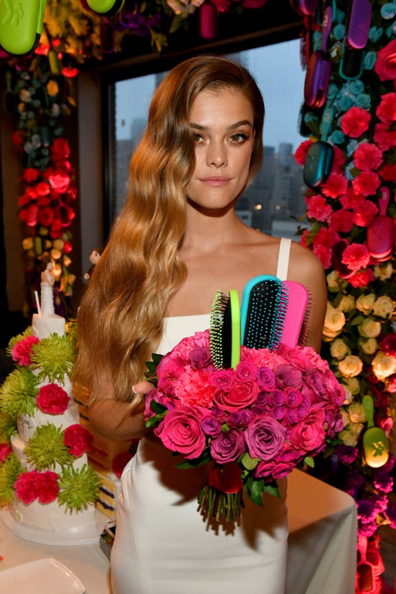 nina-agdal-at-knot-a-real-wedding-for-conair-s-the-knot-dr.-detangling-brush-in-new-york-06-19-2019-11.jpg