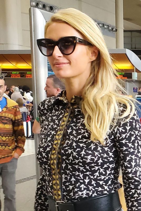 PARIS HILTON Arrives at LAX Airport in Los Angeles 06/24/2019