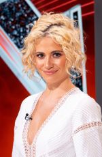 PIXIE LOTT at Lorraine Show in London 06/06/2019