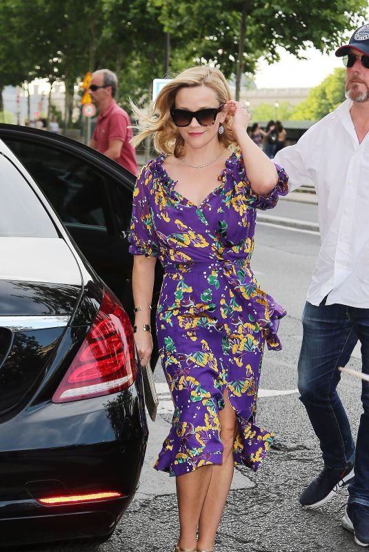 REESE WITHERSPOON at Laperouse Restaurant in Paris 06/28/2019
