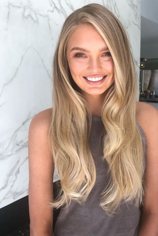 ROMEE STRIJD – Victoria’s Secret Hair Tutorial