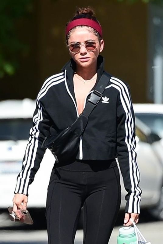 SARAH HYLAND Leaves Shape House in Studio City 06/09/2019