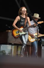 SHERYL CROW Performs at Glastonbury Festival 06/28/2019