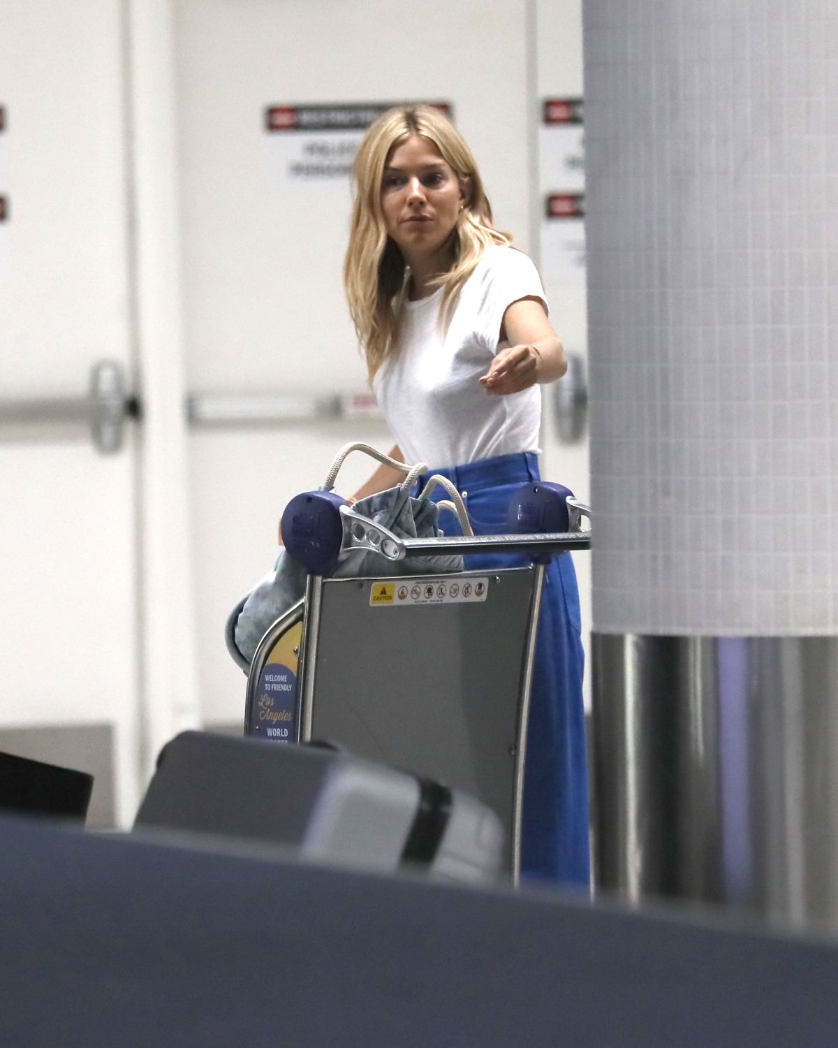 Sienna Miller At Lax Airport In Los Angeles 06 05 2019 Hawtcelebs