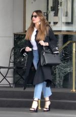 SOFIA VERGARA Shopping at Saks Fifth Avenue in Beverly Hills 05/31/2019