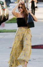 SOFIA VERGARA Shopping on Robertson Blvd in West Hollywood 06/19/2019