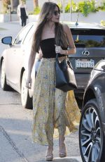 SOFIA VERGARA Shopping on Robertson Blvd in West Hollywood 06/19/2019