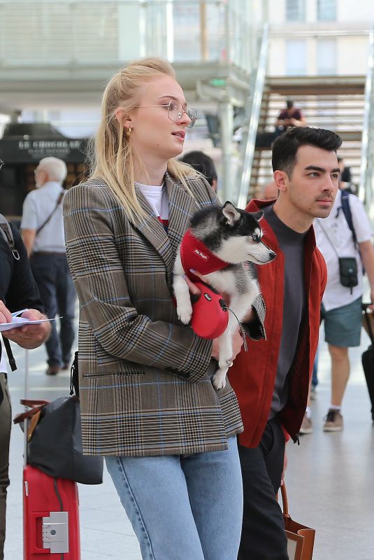 SOPHIE TURNER and Joe Jonas at Paris Gare De Lyon 06/25/2019