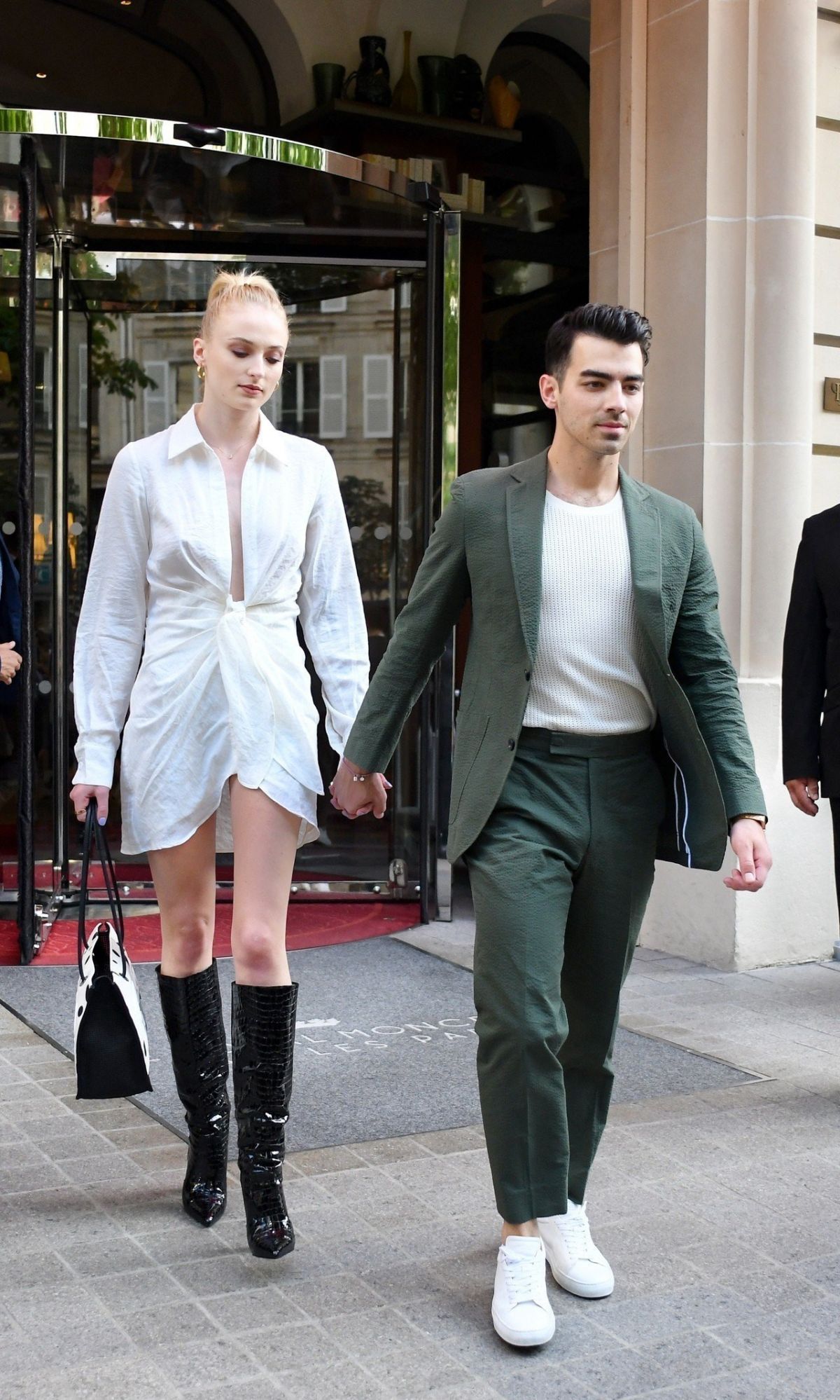 SOPHIE TURNER and Joe Jonas Out and About in Paris 06/24/2019 – HawtCelebs1200 x 1998